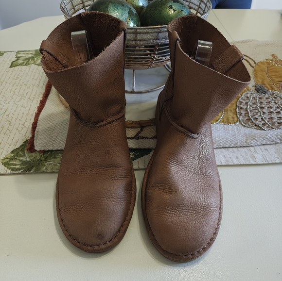 UGG Australia Classic Unlined 1018412 Bronze Boots Sz 9 - Picture 1 of 9